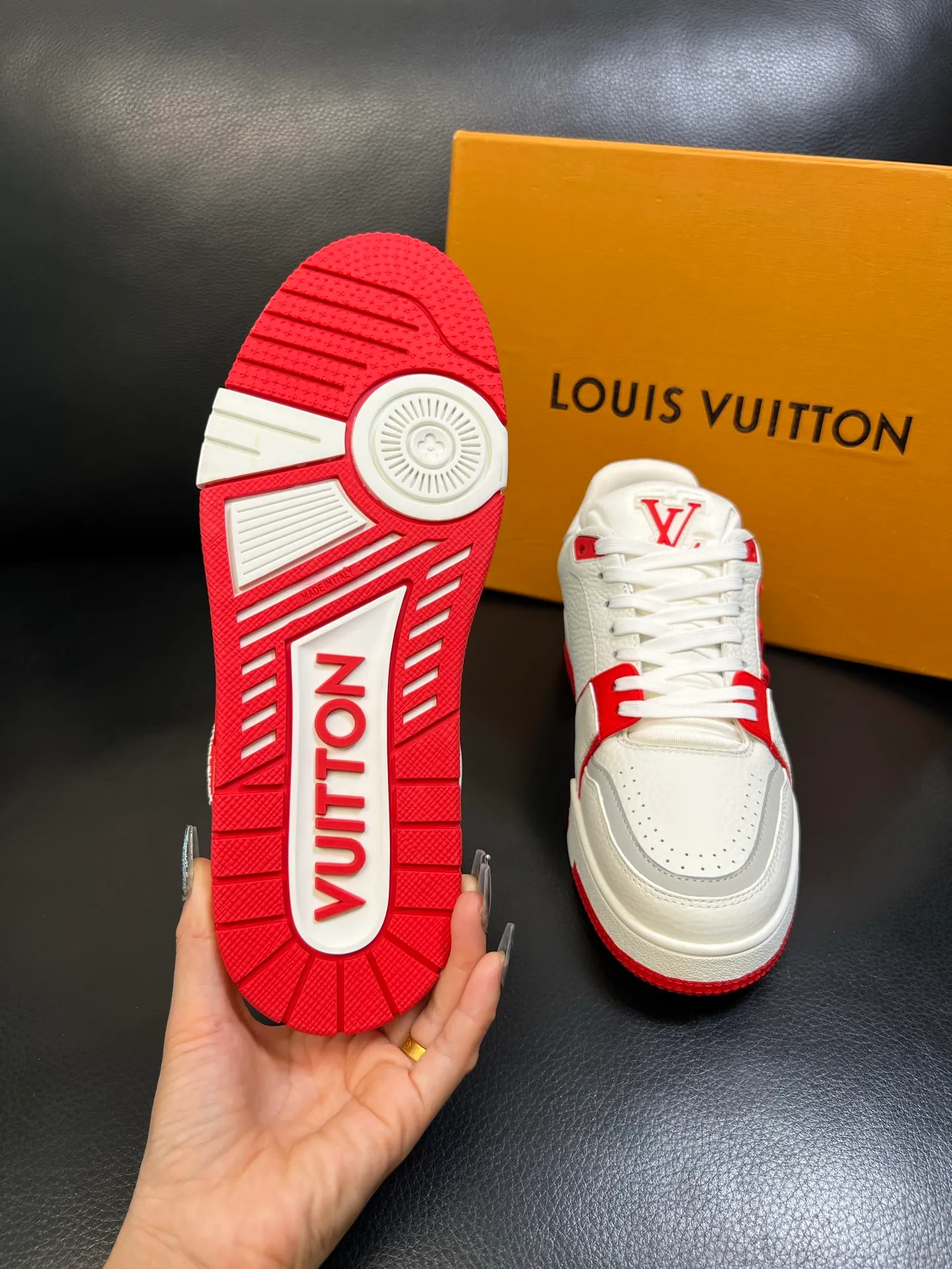 Men's shoes 💰900 Lv top purchasing agent Louis Vuitton, sports sneakers counter synchronization, uppers imported from Italy, high-quality splicing colorful complex crafts, imported mesh pads are soft and comfortable, soles: original soles specially provided by the original factory, T men's shoes 💰U exclusive movable molded soles super comfortable, original factory and single goods, high quality, welcome to compare, code number 39-44 (customized 38 45)